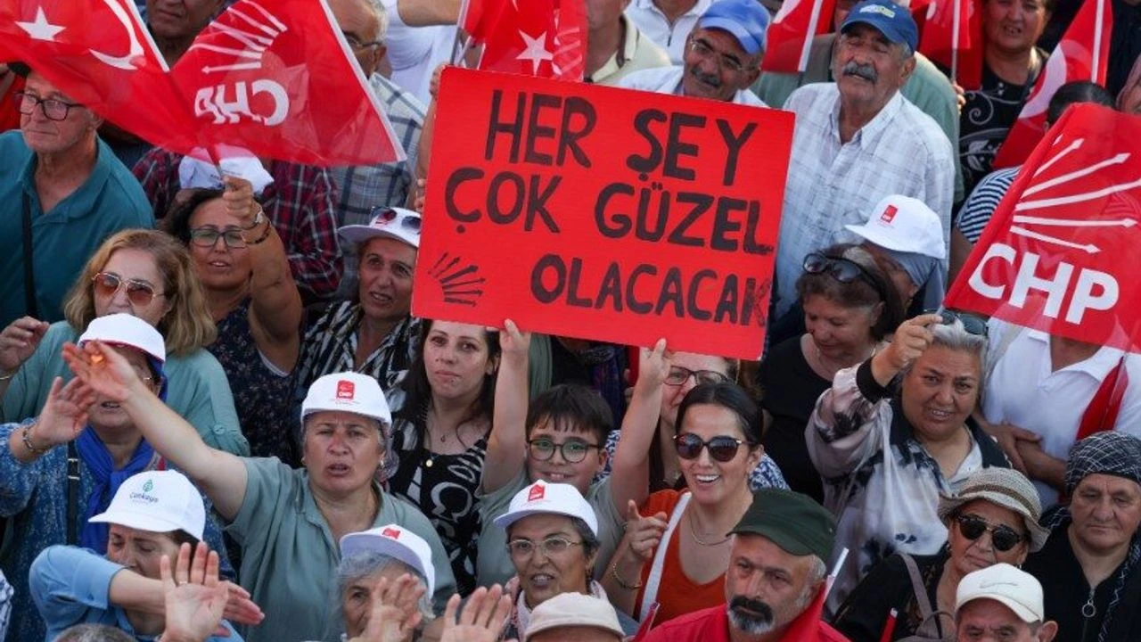 Kılıçdaroğlu taraftarı denilen ilçe başkanı açıklama yapmak zorunda kaldı: Ben Özgür Özel’in yanındayım!