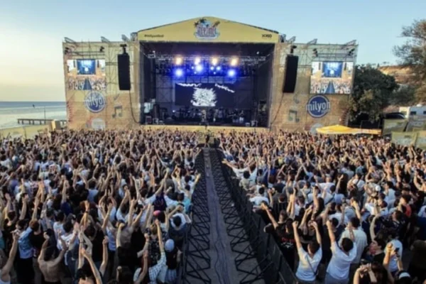 Zeytinli Rock Festivali’ne yasak tartışması büyüyo...