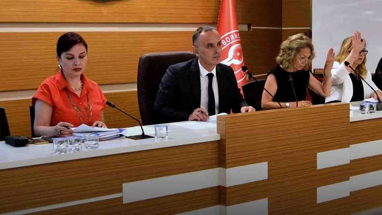 Bornova’da jet meclis… Taşınmazların satışına oyçokluğu!