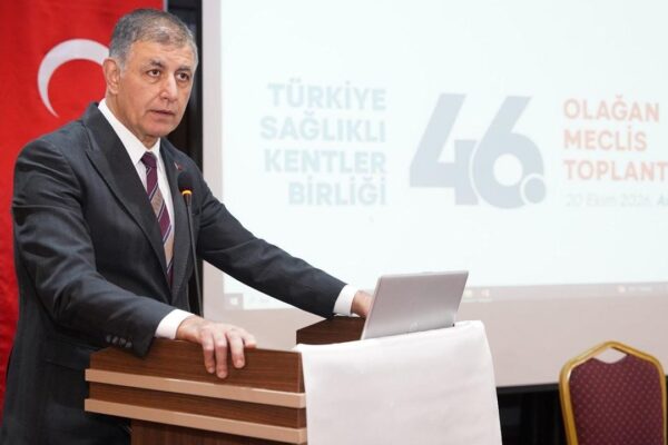 Başkan Tugay’dan afet uyarısı: Bilinçlenelim, önle... Başkan Tugay’dan afet uyarısı: Bilinçlenelim, önle...