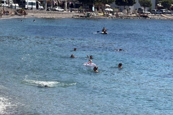 Bodrum’da ekim ayında turistlerin deniz keyf... Bodrum’da ekim ayında turistlerin deniz keyf...